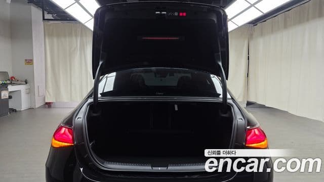 Mercedes-Benz E-Class 2025 — ფოტო 16/20