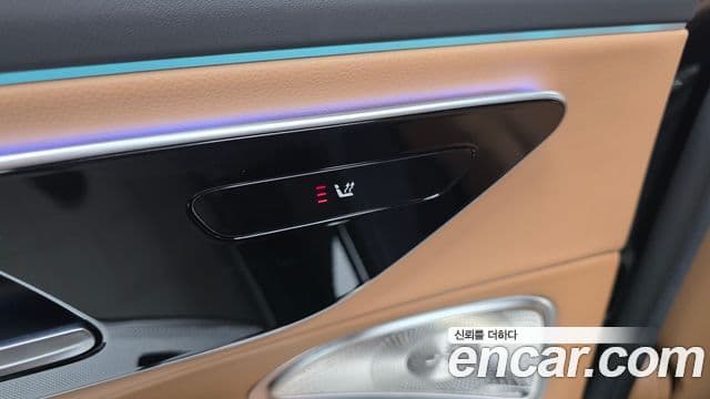 Mercedes-Benz E-Class 2025 — ფოტო 17/20