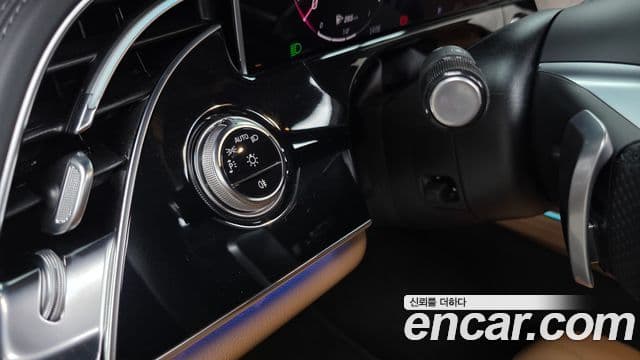 Mercedes-Benz E-Class 2025 — Photo 29/31