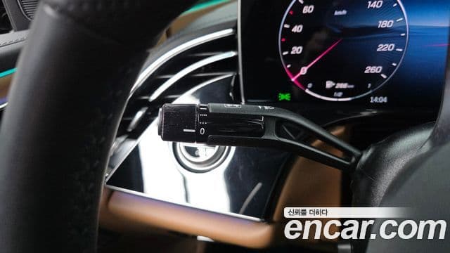 Mercedes-Benz E-Class 2025 — Photo 13/31