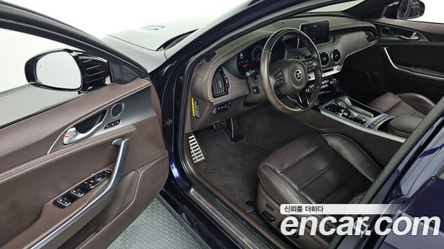 Kia Stinger 2019 — ფოტო 10/20