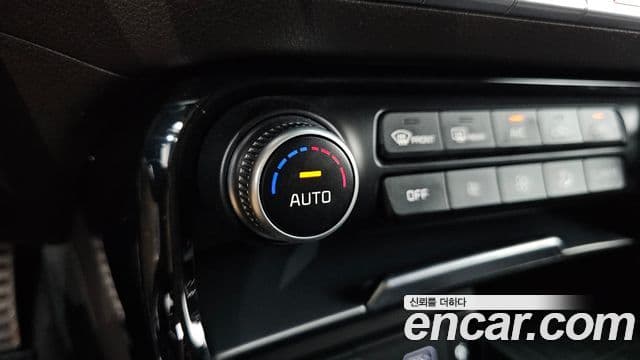 Kia Stinger 2019 — ფოტო 19/20