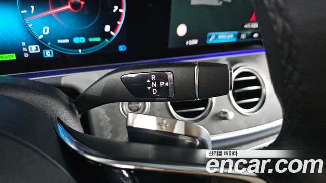 Mercedes-Benz E-Class 2023 — Şəkil 8/20