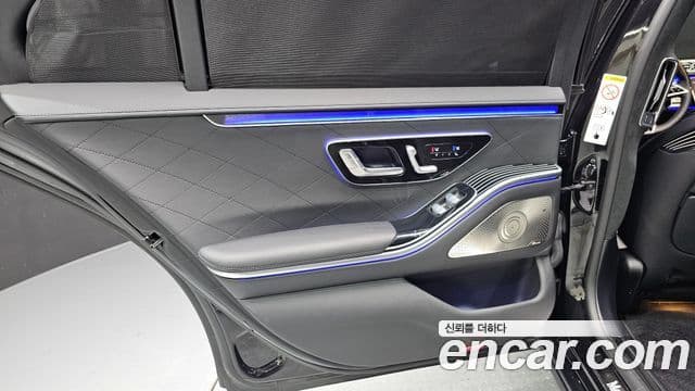 Mercedes-Benz S-Class 2023 — Photo 12/35