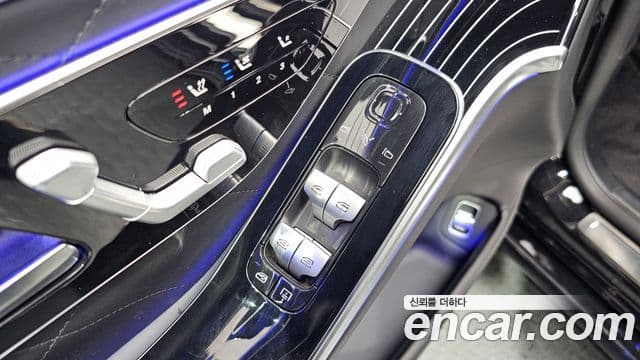 Mercedes-Benz S-Class 2023 — Photo 17/35