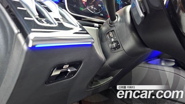 Mercedes-Benz S-Class 2023 — Photo 21/35