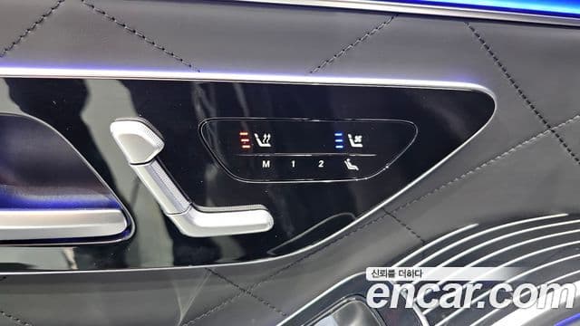 Mercedes-Benz S-Class 2023 — Photo 4/35