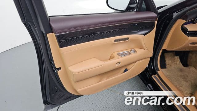 Genesis G90 2024 — Photo 25/36