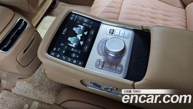Genesis G90 2024 — Photo 16/36