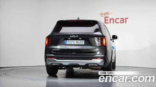 Kia Sorento 2023 — Фото 4/20