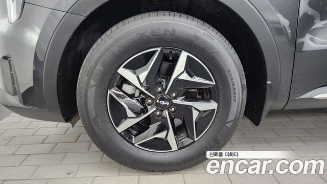 Kia Sorento 2023 — Фото 5/20
