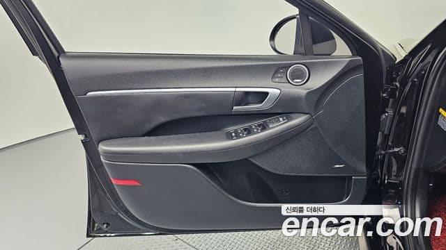 Hyundai Sonata Hybrid 2019 — Photo 13/30