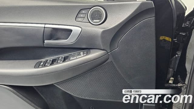 Hyundai Sonata Hybrid 2019 — Photo 16/30