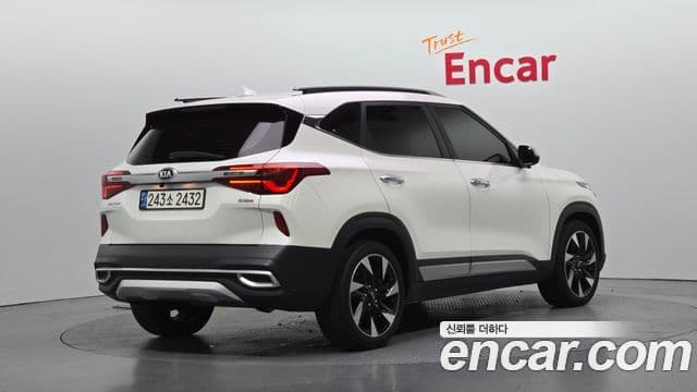 Kia Seltos 2021 — ფოტო 2/20