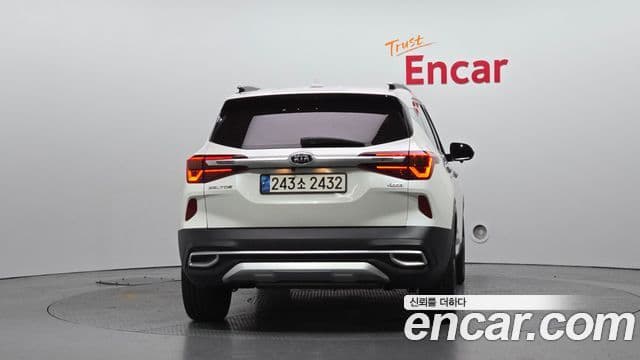 Kia Seltos 2021 — ფოტო 4/20