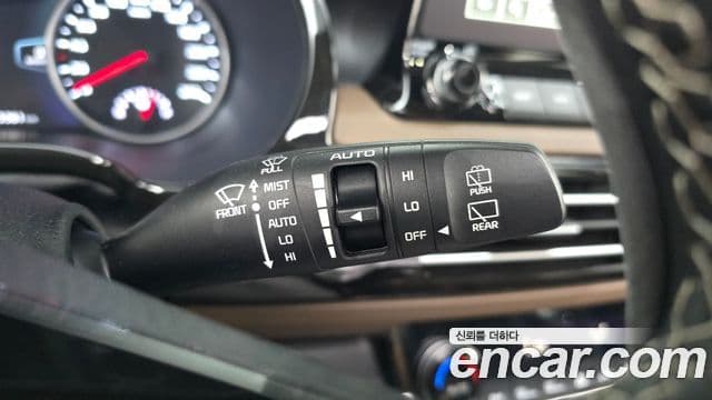 Kia Seltos 2021 — ფოტო 18/20