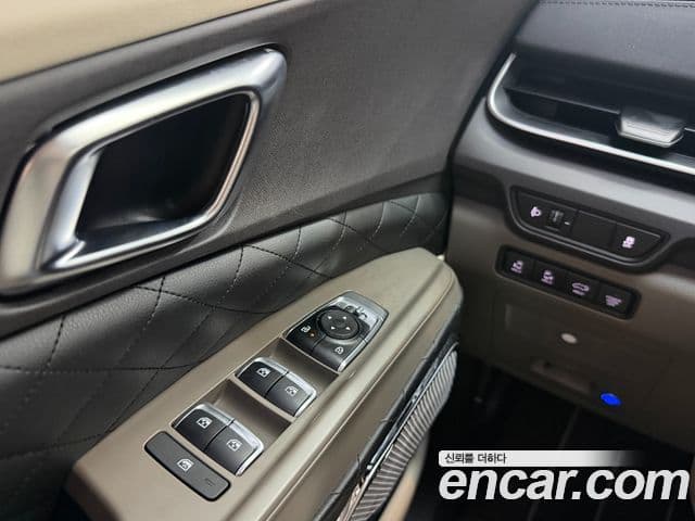 Kia Carnival 2024 — Фото 16/20