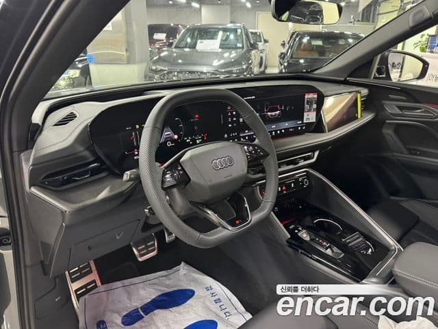Audi Q5 2025 — ფოტო 6/16