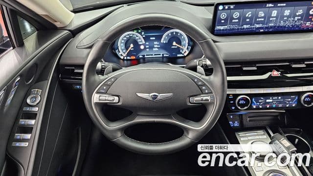 Genesis Electrified G80 2023 — ფოტო 13/20