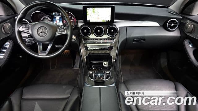 Mercedes-Benz C-Class 2018 — ფოტო 7/20