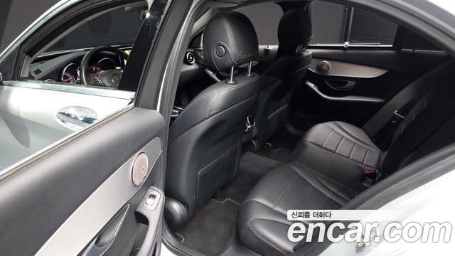 Mercedes-Benz C-Class 2018 — ფოტო 12/20