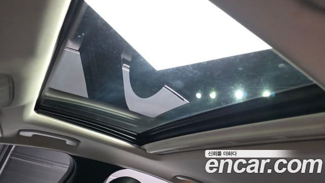 Mercedes-Benz C-Class 2018 — ფოტო 18/20