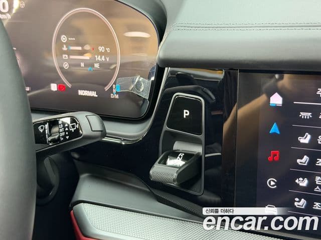 Porsche Cayenne 2024 — ფოტო 8/20