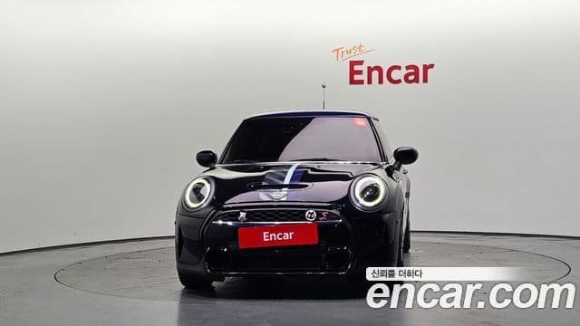 Mini Cooper S 2022 — Photo 25/34