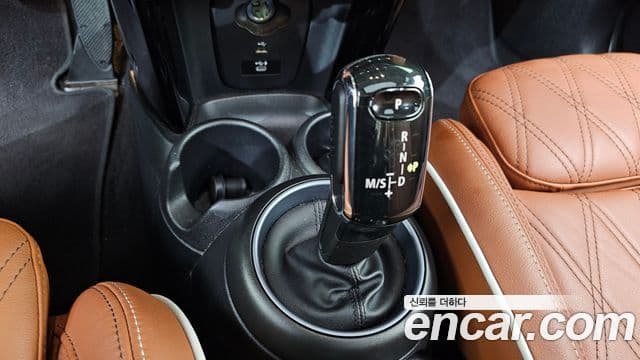 Mini Cooper S 2022 — Photo 23/34