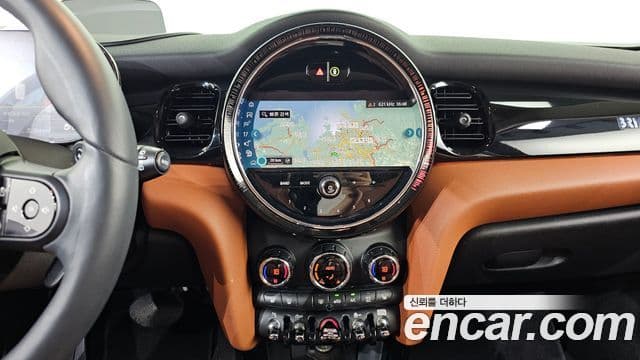Mini Cooper S 2022 — Photo 24/34