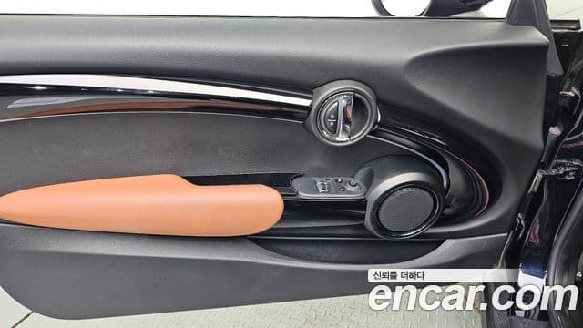 Mini Cooper S 2022 — Photo 8/34