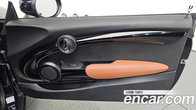 Mini Cooper S 2022 — Photo 33/34
