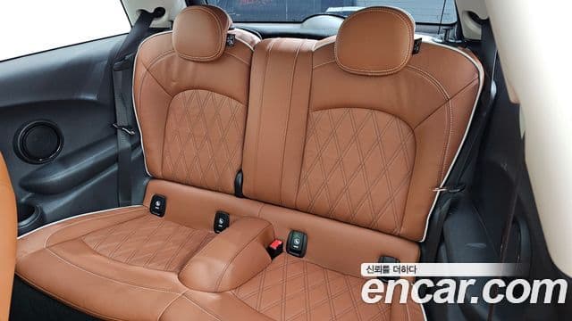 Mini Cooper S 2022 — Photo 32/34