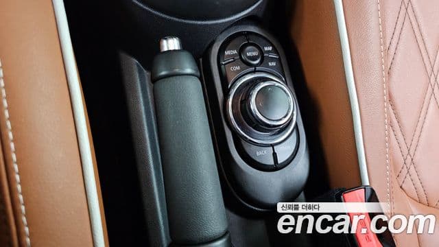 Mini Cooper S 2022 — Photo 11/34
