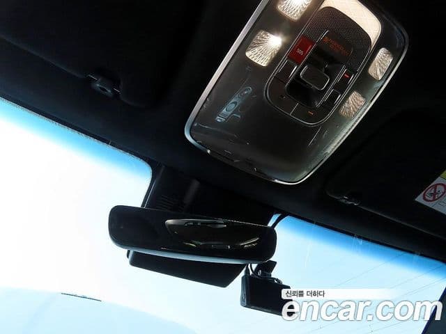 Genesis GV70 2023 — ფოტო 14/20