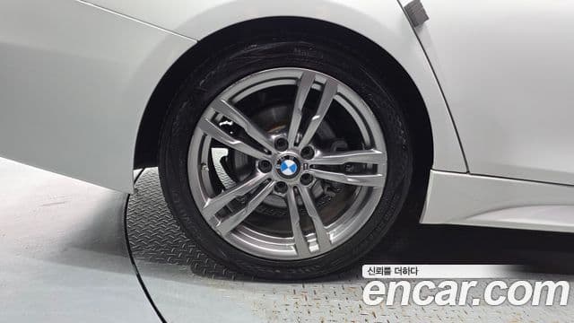 BMW 3 Series 2018 — Şəkil 5/20