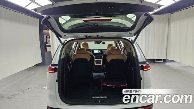 Kia Carnival 2022 — Фото 16/20