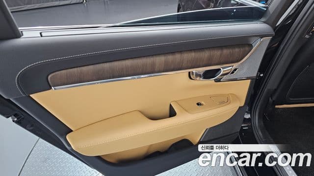 Volvo S90 2025 — Photo 10/34