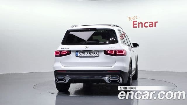 Mercedes-Benz GLB-Class 2022 — Фото 4/20