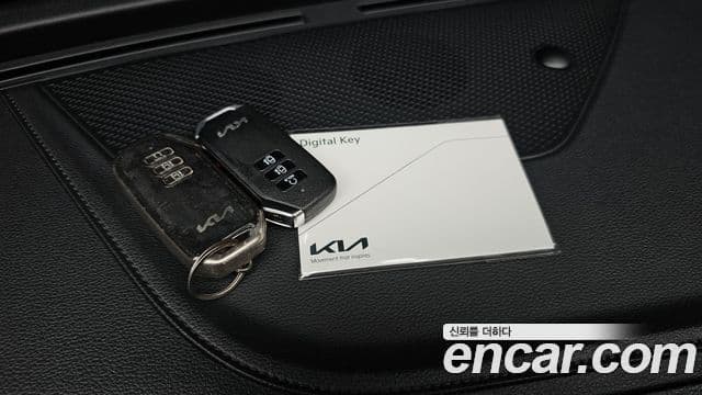 Kia Sportage 2023 — ფოტო 19/20