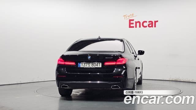BMW 5 Series 2023 — ფოტო 3/20
