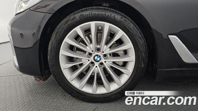 BMW 5 Series 2023 — ფოტო 4/20