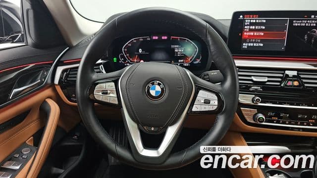 BMW 5 Series 2023 — ფოტო 12/20