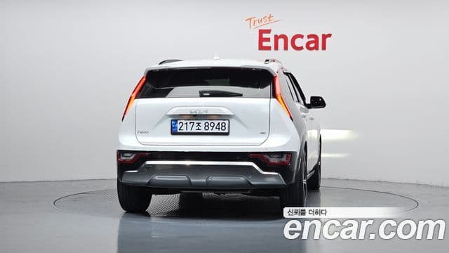 Kia Niro 2022 — ფოტო 3/20