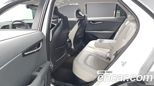 Kia Niro 2022 — фото 10 из 20