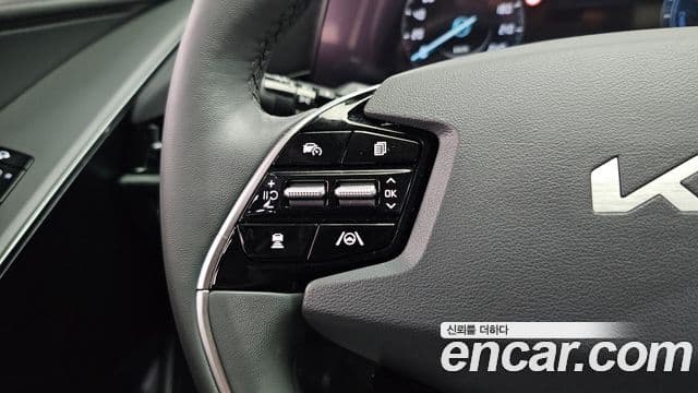 Kia Niro 2022 — ფოტო 15/20