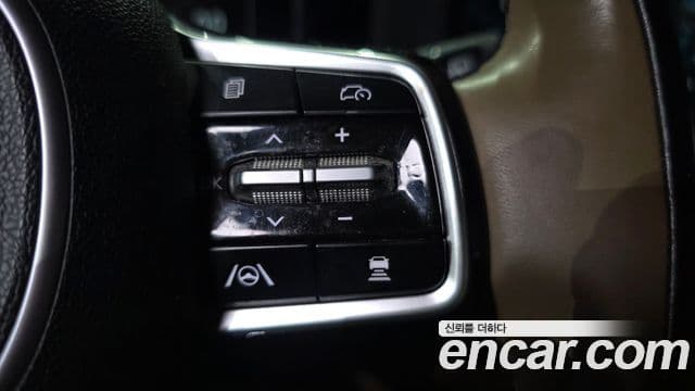Kia Sorento 2023 — фото 17 из 20