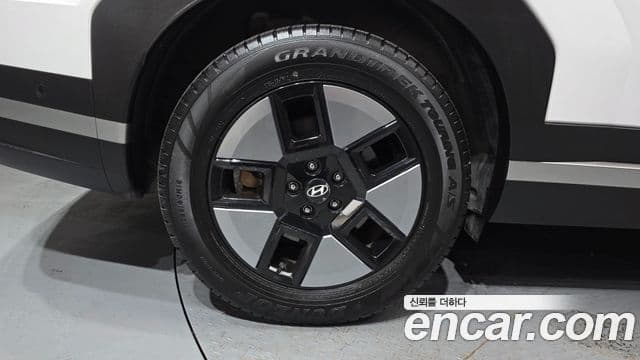 Hyundai Santa Fe 2023 — ფოტო 5/20