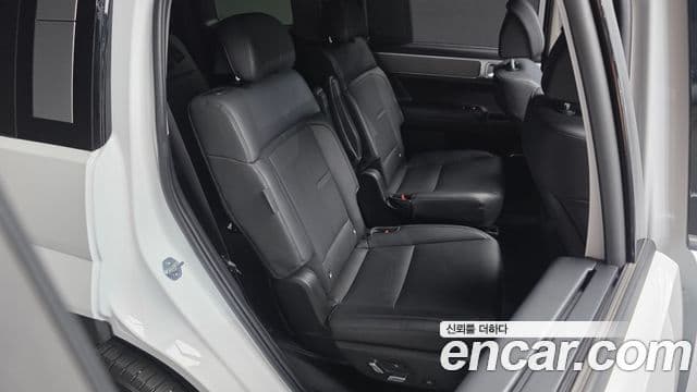Hyundai Santa Fe 2023 — ფოტო 11/20