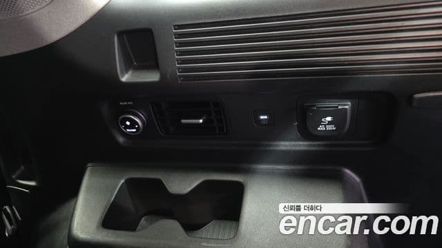 Hyundai Santa Fe 2023 — ფოტო 14/20